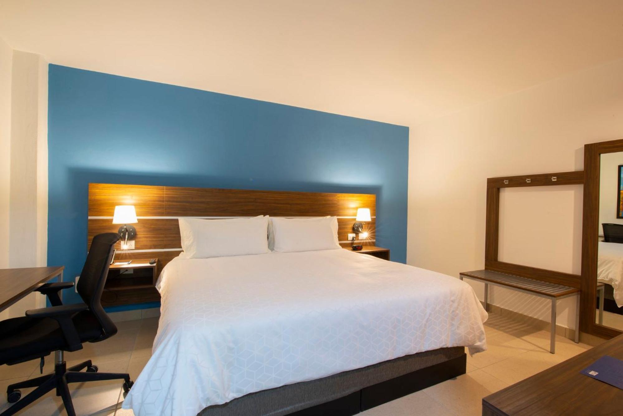 Habitación Doble con cama grande con vistas a la ciudad